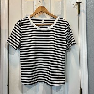 Sunflower brand black/white cropped tee.